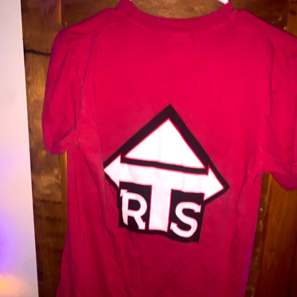 Tee red crew